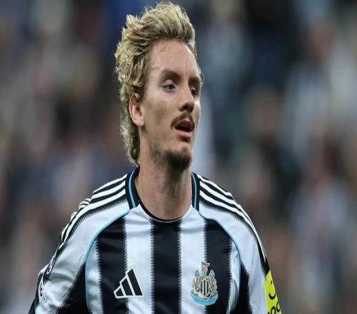 沃尔特马德：维尔茨最强队友之一英超最难对付球员范戴克