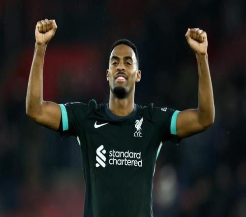 传射建功，费迪南德社媒称赞：赫拉芬贝赫真是个好球员！