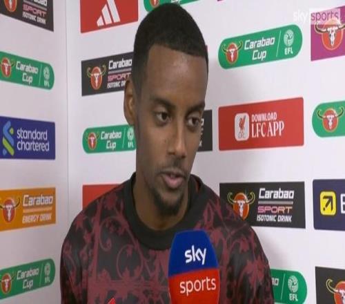 伊萨克：第一个机会就应该进球的，我正在逐步恢复状态感觉不错