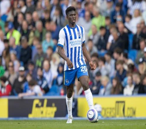 二选一绿帽哥：巴莱巴家人近日分别拜访了安菲尔德和老特拉福德