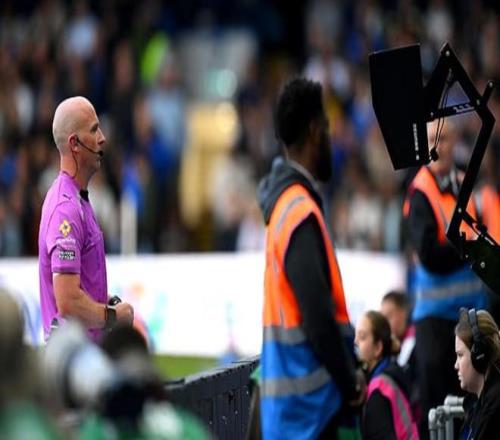 邮报：英裁判机构向英超各队进行VAR路演曼联或就科林斯的犯规申诉