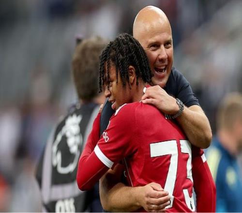 邮报：恩古莫哈被队友称为一对一先生，多人预言他会得金球奖