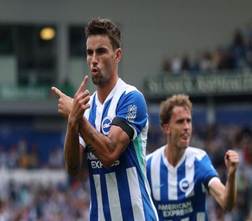 拿下切尔西！记者调侃：布莱顿球员此刻正庆祝可能转会至切尔西