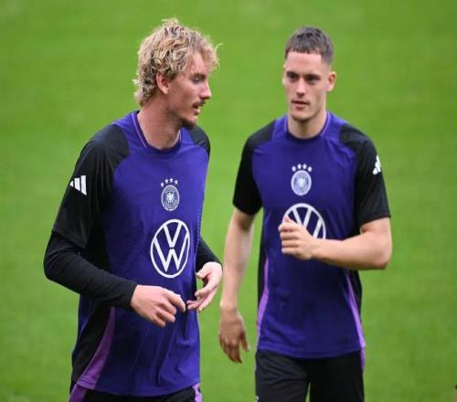 前拜仁CEO：我为维尔茨加盟利物浦感到遗憾