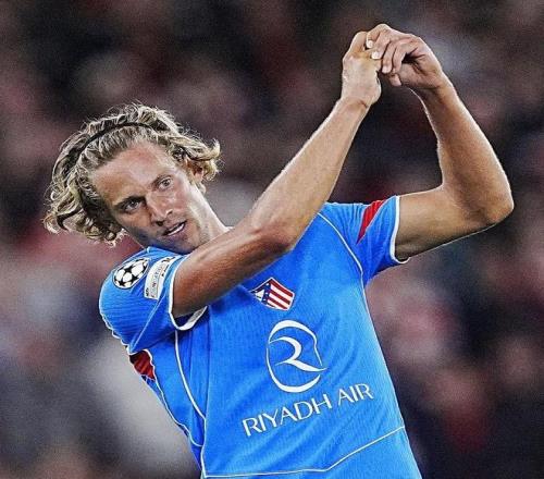 略伦特欧冠做客安菲尔德已打入3球，仅次于本泽马