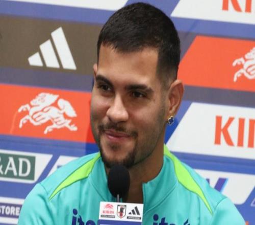 吉马良斯:日本是一支实力很强的球队,我们不能给他们空间 吉马良斯:日本是一支实力很强的球队,我们不能给他们空间