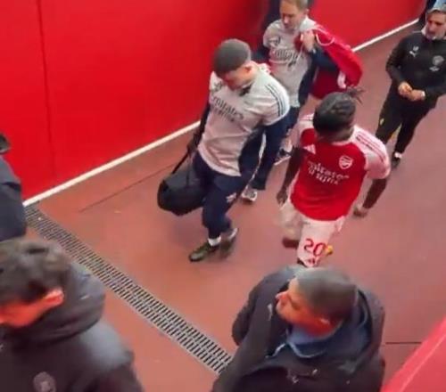 恐伤及十字韧带，马杜埃凯昨晚离场时一瘸一拐，疑似膝盖受伤