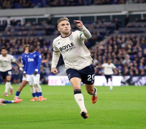 鲍文成为英超联赛首位在希尔迪金森球场进球的客队球员