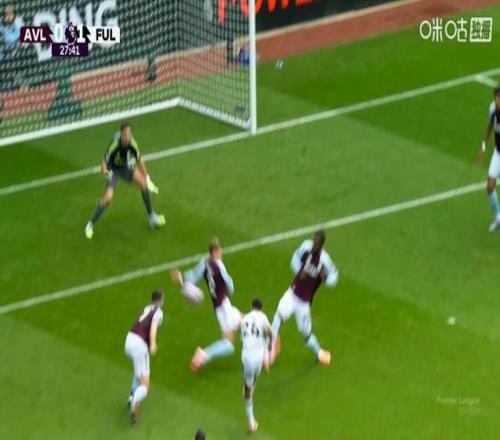 卡什明显手球未判点！英超官方解释：手臂处于合理位置，不是点球