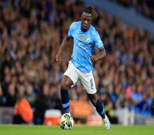 多库对伯恩利禁区触球21次、过人7次、对抗成功10次，皆全场最多