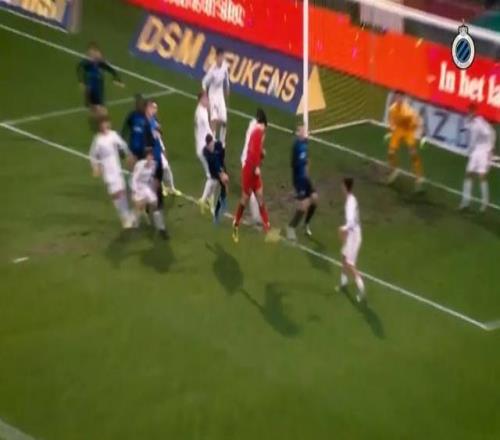 不光会守门拉门斯青年欧冠曾头球绝平皇马，曼联球迷进攻有救了