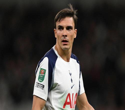 德天空：帕利尼亚想留在热刺，目前来看他的买断条款会被激活