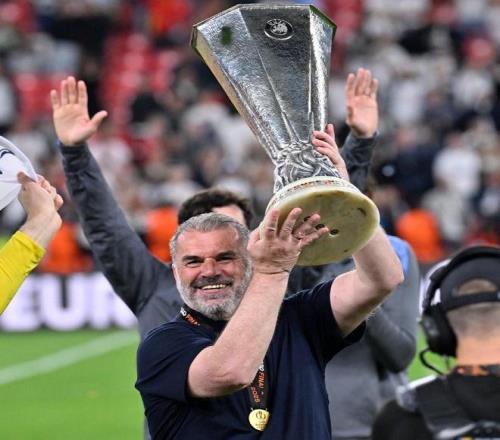 斯基拉：澳波执教森林的谈判已进入最后阶段，合同至2028年