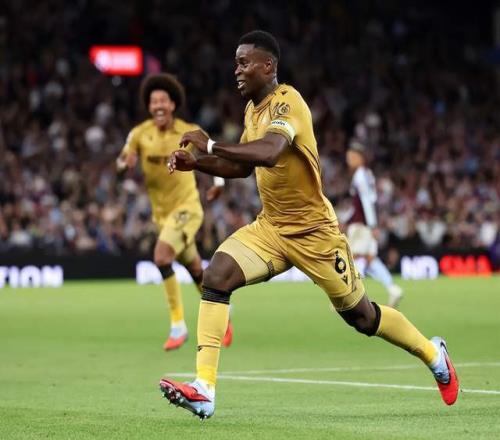 身价4500万明夏免签！皇马巴萨盯上英超名将与利物浦抢人