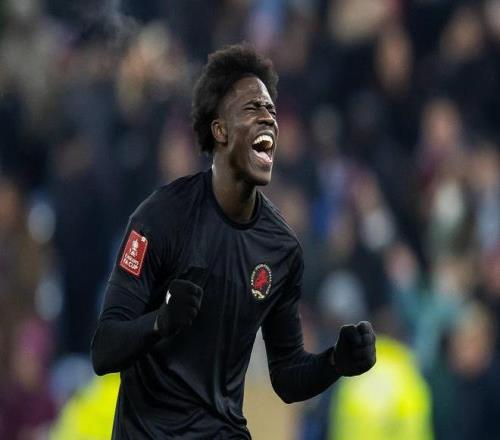 记者：维拉中场阿马杜奥纳纳腿筋受伤，缺席与水晶宫的比赛