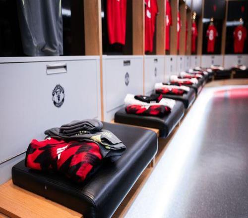 曼晚：曼联与马奎尔就续约初步谈判，球员想要三年合同