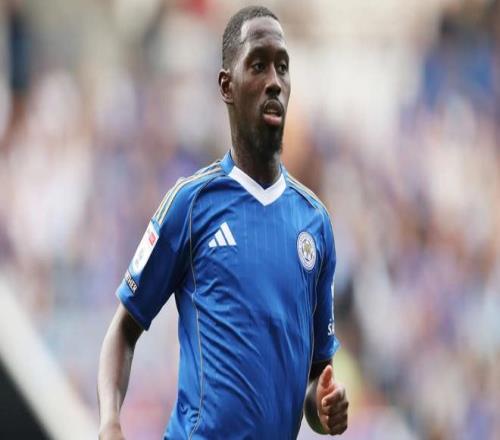 米体：罗马准备在一月签中场，对莱斯特城的苏马雷感兴趣