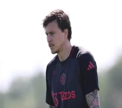 TA：阿斯顿维拉正在推进签下前曼联后卫林德洛夫的谈判