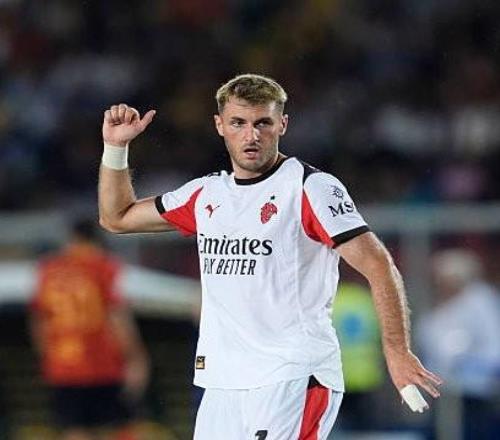 斯基拉:一英超俱乐部向米兰询问了圣地亚哥希门尼斯的情况 斯基拉:一英超俱乐部向米兰询问了圣地亚哥希门尼斯的情况