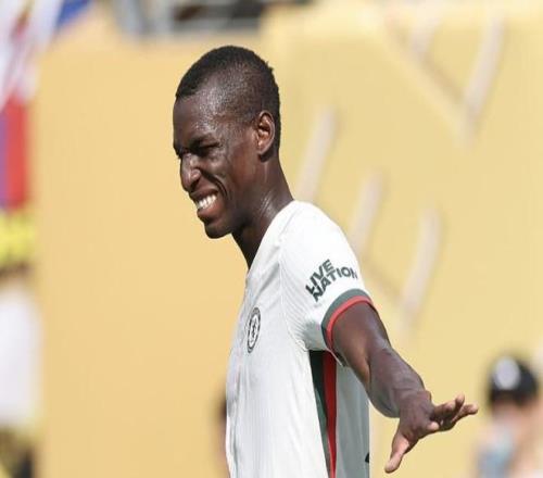 埃贝尔：雅克松目前在慕尼黑，现在的情况是我们必须送他回去