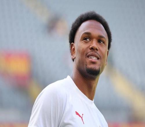 记者：除尤文外也有英超俱乐部有意奥蓬达，莱比锡要价4000万