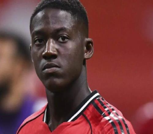 一场1314！让曼联杯赛耻辱出局：梅努首发助攻，2新援点球不进