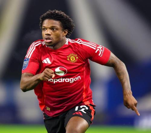 记者：埃尔切正在与曼联谈马拉西亚的交易，很可能会是租借