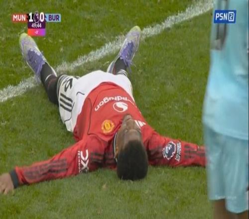 反击真流畅但...曼联连续传球制造前场2打1阿玛德半空门打向看台