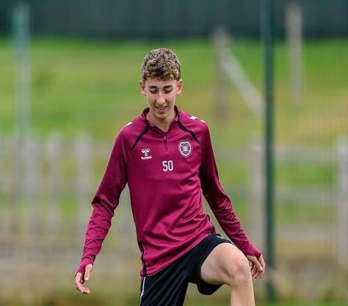 邮报：参观曼市双雄青训设施后，15岁小将麦克米金决定去曼城