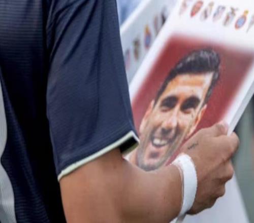 阿斯：雷耶斯的家乡举办纪念他的赛事，他的儿子来参加了比赛