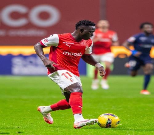 葡媒：切尔西考虑4000万欧解约金签布拉加边锋，让他去白堡踢一年