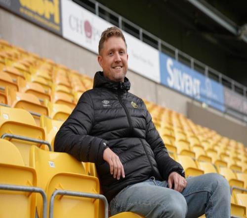 拓展北欧网络官方：利物浦签下埃尔夫斯堡球探瓦尔马克