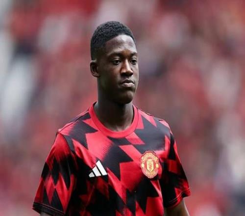 邮报：曼联将在48小时内决定梅努未来，他愿意加盟欧冠俱乐部