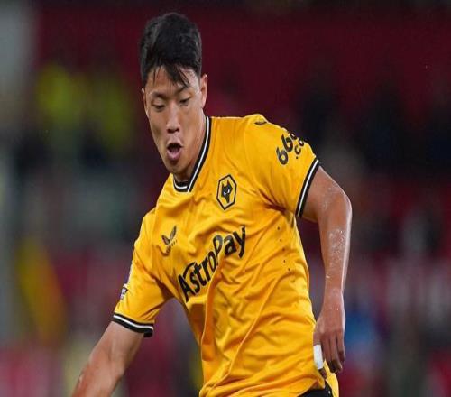 记者：狼队坚称拉森是非卖品，也不愿把黄喜灿租给水晶宫