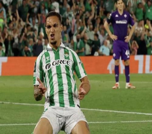 罗马诺：安东尼转会目前局势尚未明朗，他还是想留在欧洲踢球