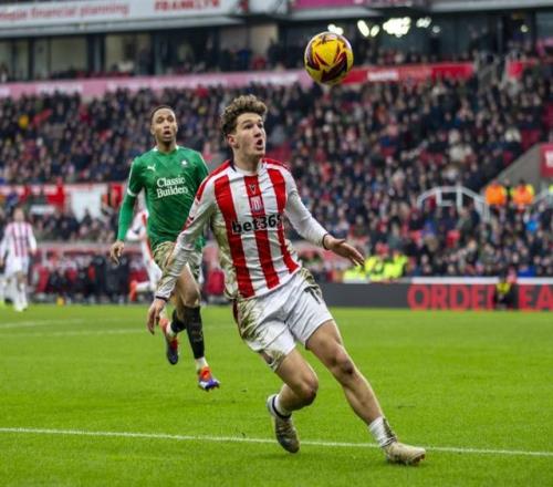 利物浦官方：19岁中场库马斯租借加盟伯明翰，租期至本赛季结束