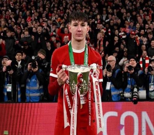 Herewego！罗马诺：利物浦19岁边锋库马斯租借加盟伯明翰