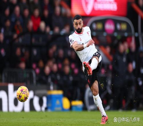 曼联英超十二年无冠！频换帅砸钱仍无效关键战丢分！冠军荒太刺眼