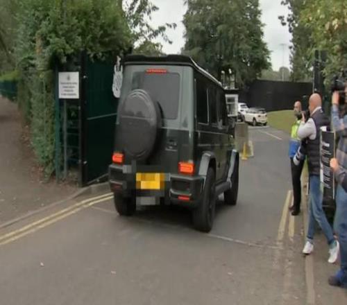 昨晚发布声明后，伊萨克在周三下午抵达纽卡训练基地