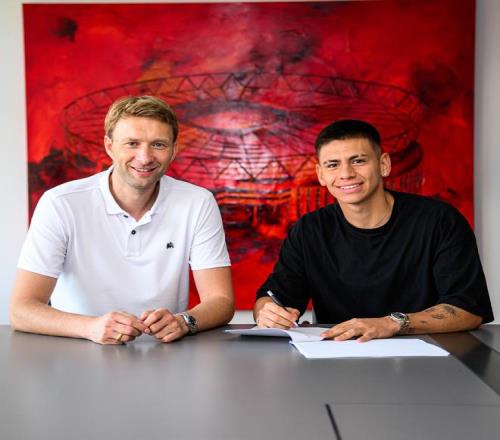 官方：曼城19岁中场埃切韦里租借加盟勒沃库森