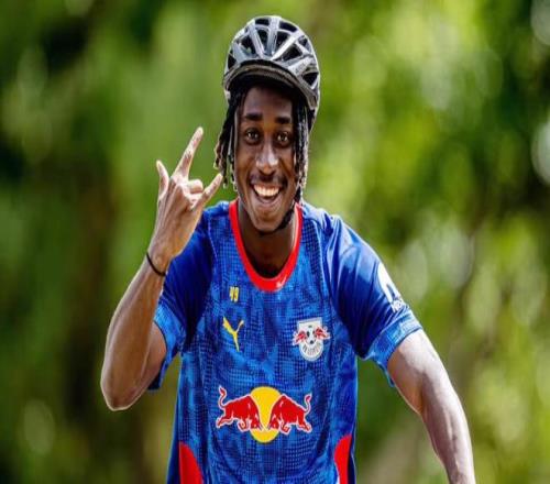 18岁身价1亿，新锋霸横空出世！成长速度比肩哈兰德，德罗巴欣慰