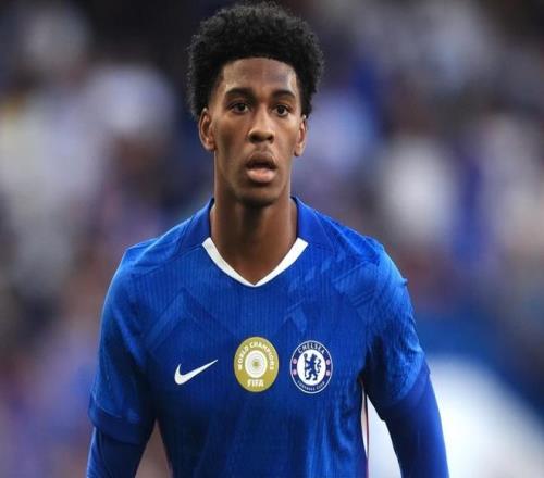 19岁英格兰新星成香饽饽5家英超豪强争抢上赛季还是切尔西鸡肋
