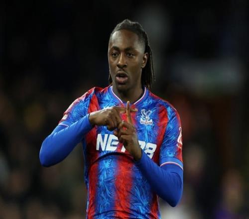 天空：热刺与水晶宫仍在谈埃泽水晶宫希望确保找到10号位替代者