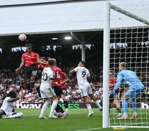 头球破门，曼联后卫约罗斩获个人英超首球