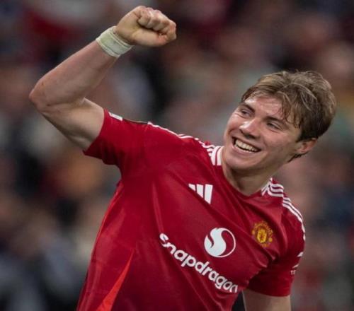 斯基拉：500+4000万欧买断，曼联已同意那不勒斯租借霍伊伦