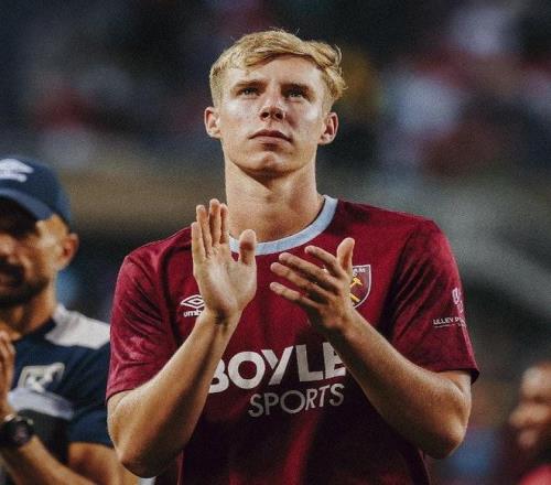 官方：西汉姆联20岁后卫凯兰凯西租借加盟英冠斯旺西