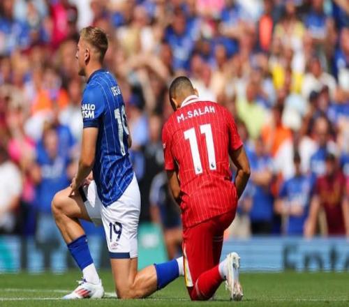 电讯报：新赛季英超告别彩虹袖标，将继续保留赛前跪地仪式