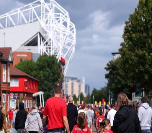 曼联工作人员：如今物价成本上涨明显，球场啤酒价格随之上涨