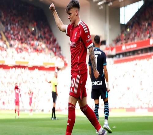 3球7助攻！19岁天才边锋横空出世，2000万镑被拒，3大豪强还哄抢