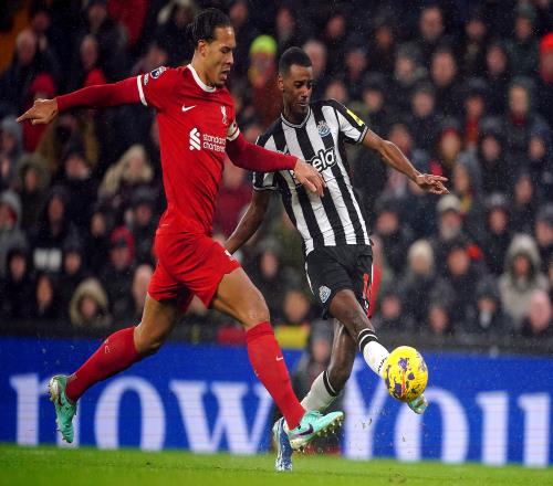 没有60万周薪罗马诺：伊萨克和新月没有接触，他梦想加盟利物浦